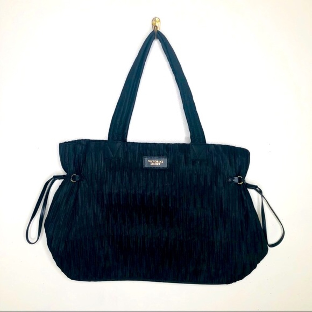 VS Victoria’s Secret Large shoulder weekender bag